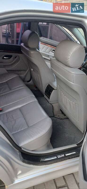Седан BMW 5 Series 2001 в Рівному фото 14 Седан BMW 5 Series 2001 в Рівному