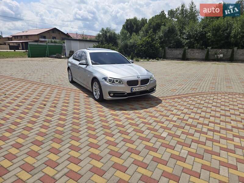Седан BMW 5 Series 2015 в Мукачевому