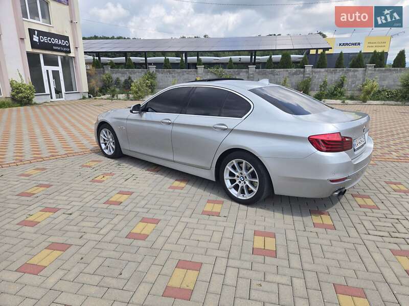 Седан BMW 5 Series 2015 в Мукачевому
