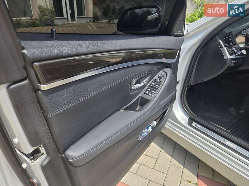 Седан BMW 5 Series 2015 в Мукачевому
