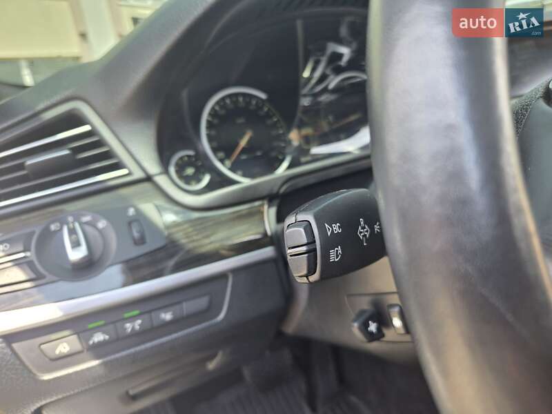 Седан BMW 5 Series 2015 в Мукачевому