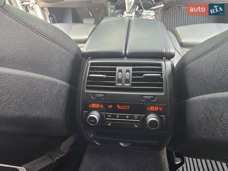 Седан BMW 5 Series 2015 в Мукачевому