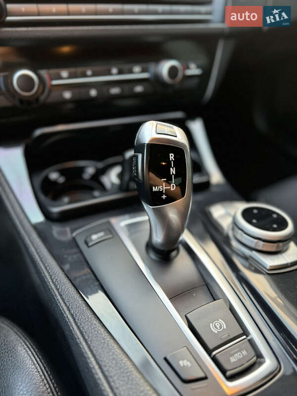 Седан BMW 5 Series 2011 в Сторожинце