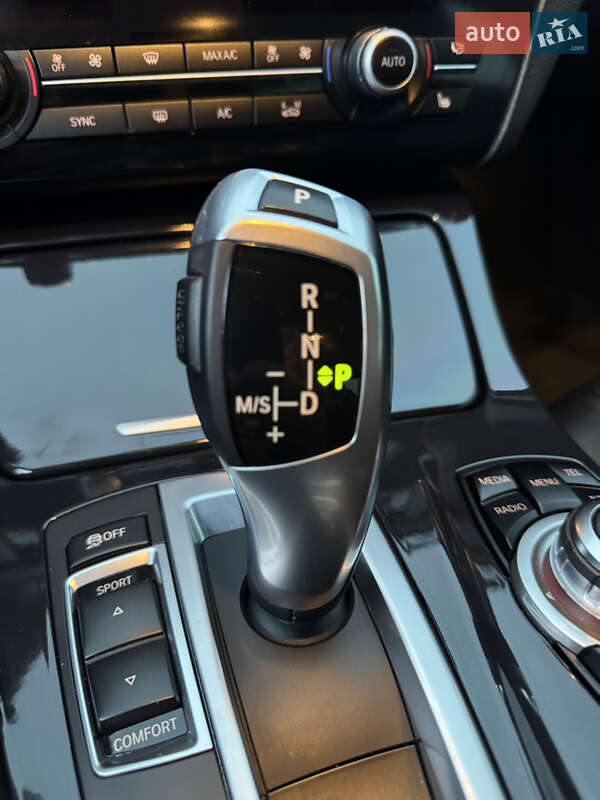 Седан BMW 5 Series 2013 в Нововолинську