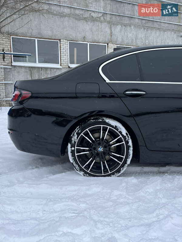 Седан BMW 5 Series 2013 в Чернігові