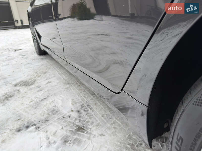 Седан BMW 5 Series 2017 в Мукачевому