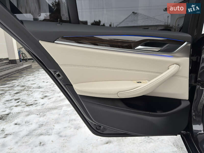 Седан BMW 5 Series 2017 в Мукачевому