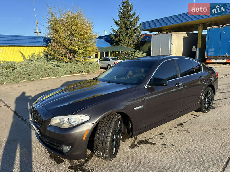 Седан BMW 5 Series 2010 в Умані