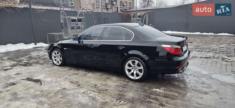 Седан BMW 5 Series 2004 в Каменском