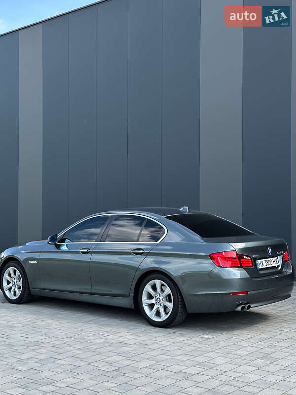 Седан BMW 5 Series 2012 в Хмельницькому