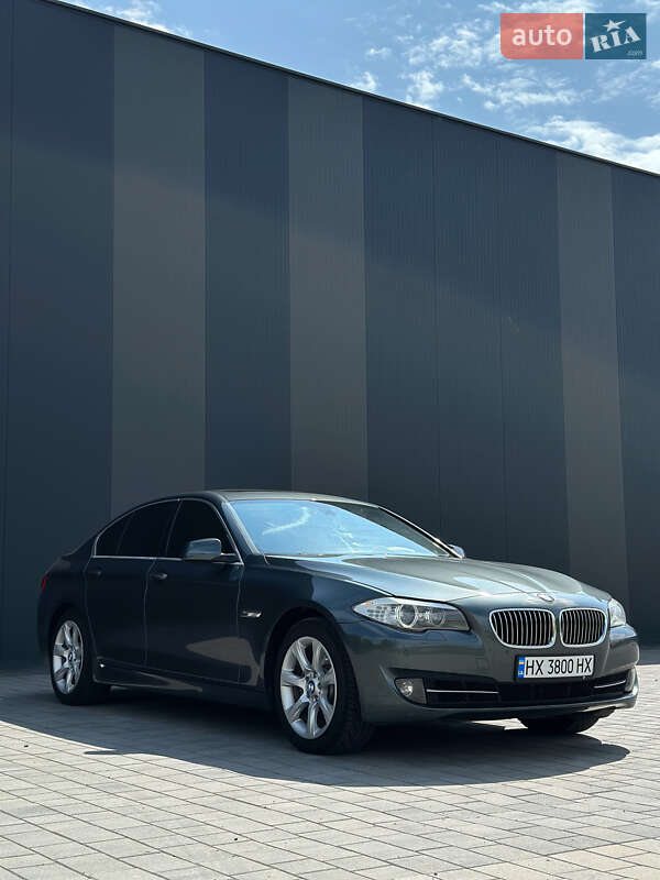 Седан BMW 5 Series 2012 в Хмельницькому