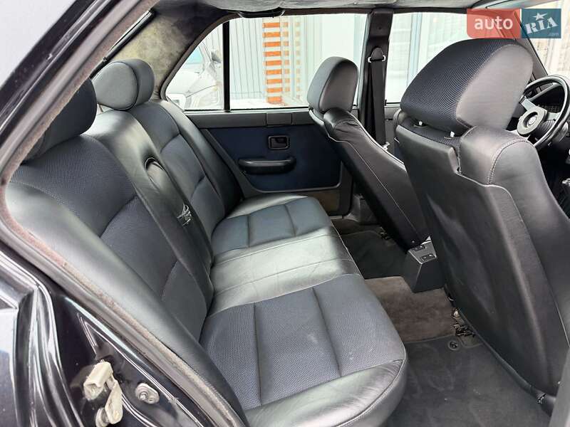 Седан BMW 5 Series 1982 в Киеве