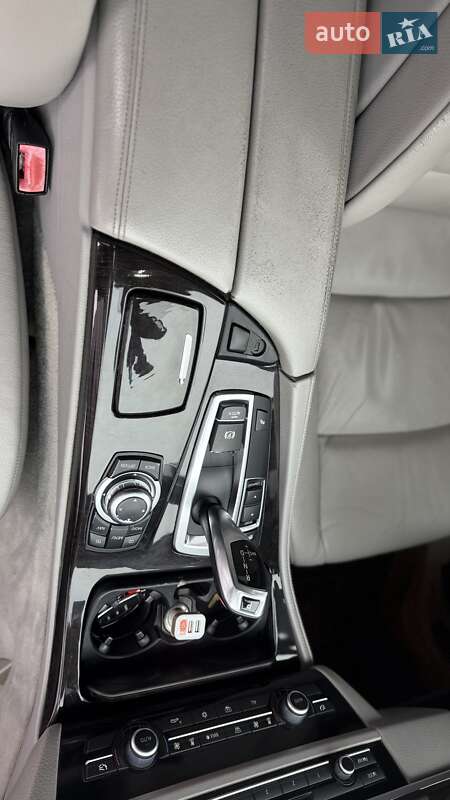 Седан BMW 5 Series 2012 в Кривом Роге