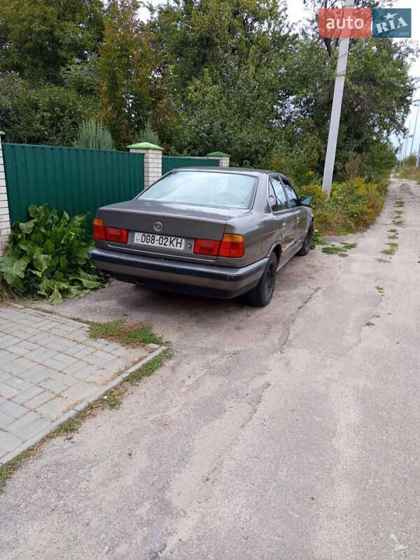 Седан BMW 5 Series 1990 в Житомире