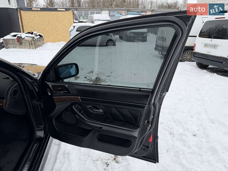 Универсал BMW 5 Series 2001 в Ровно