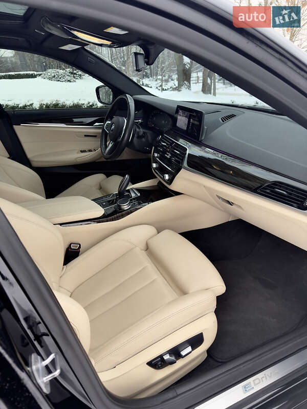 Седан BMW 5 Series 2018 в Львові