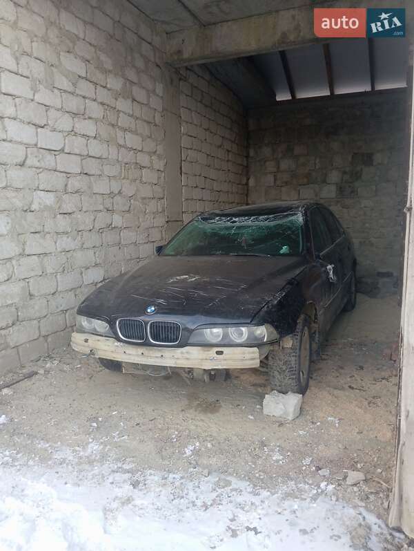 Седан BMW 5 Series 1998 в Чернівцях