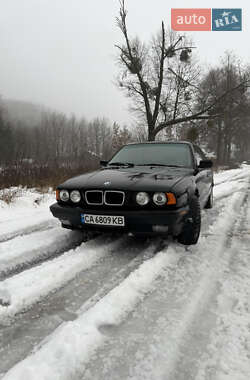 Седан BMW 5 Series 1994 в Черкасах