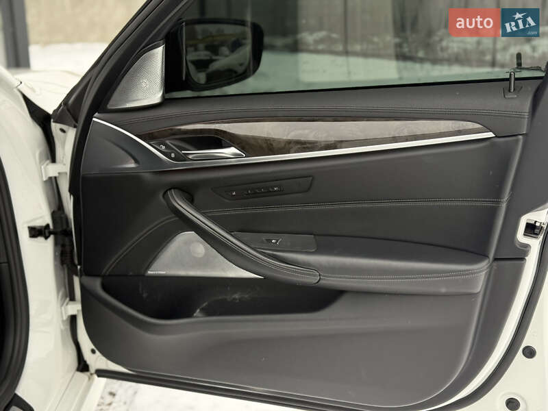Седан BMW 5 Series 2017 в Киеве