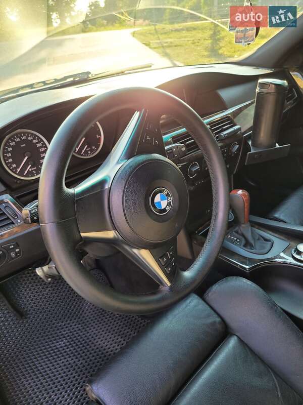 Седан BMW 5 Series 2004 в Львове