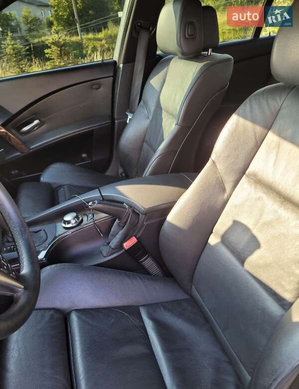 Седан BMW 5 Series 2004 в Львове