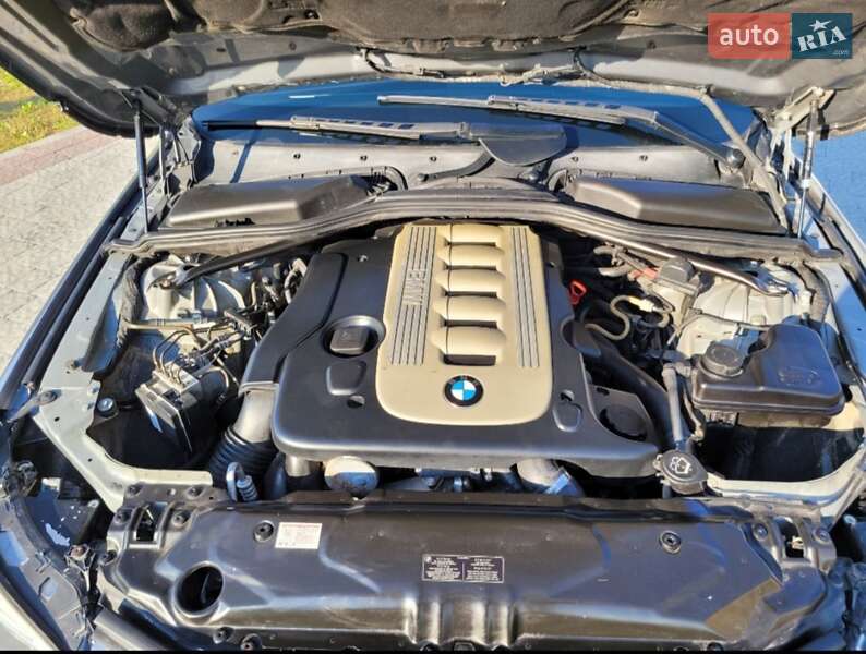 Седан BMW 5 Series 2004 в Львове