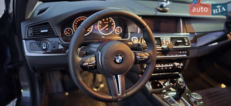 Седан BMW 5 Series 2015 в Чернівцях