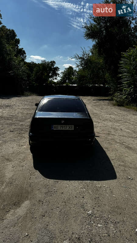 Седан BMW 5 Series 2002 в Днепре