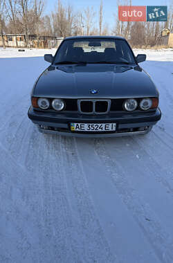 Седан BMW 5 Series 1988 в Кривом Роге