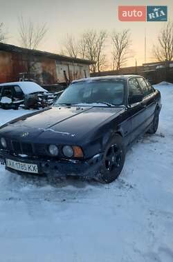 Седан BMW 5 Series 1991 в Запорожье