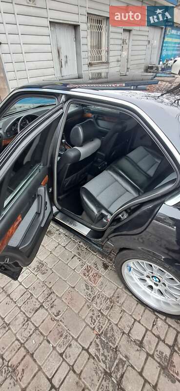 Седан BMW 5 Series 1995 в Одессе