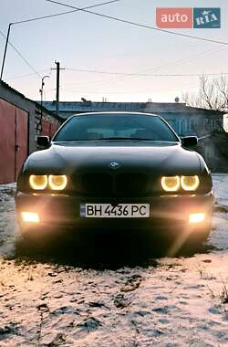 Седан BMW 5 Series 2000 в Одессе