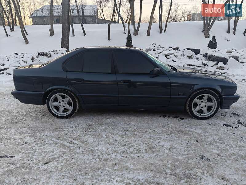 Седан BMW 5 Series 1995 в Хмельницком