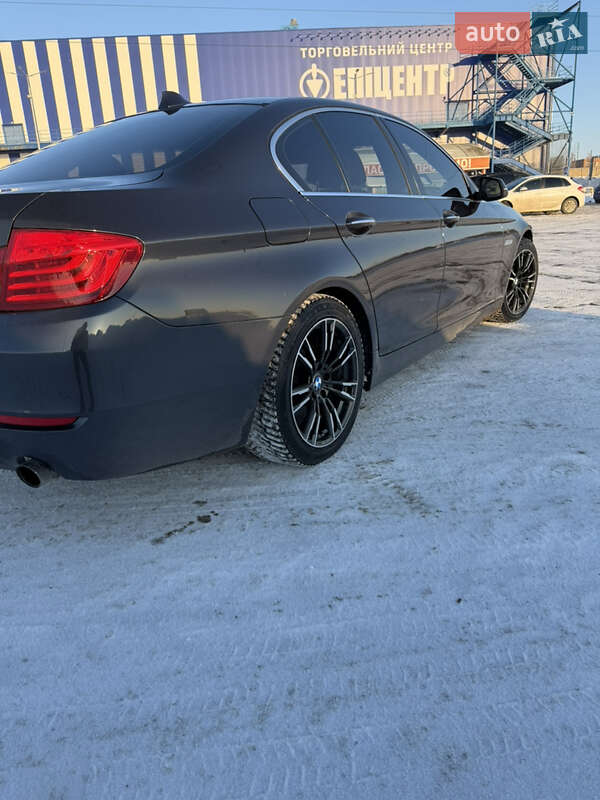 Седан BMW 5 Series 2014 в Ровно