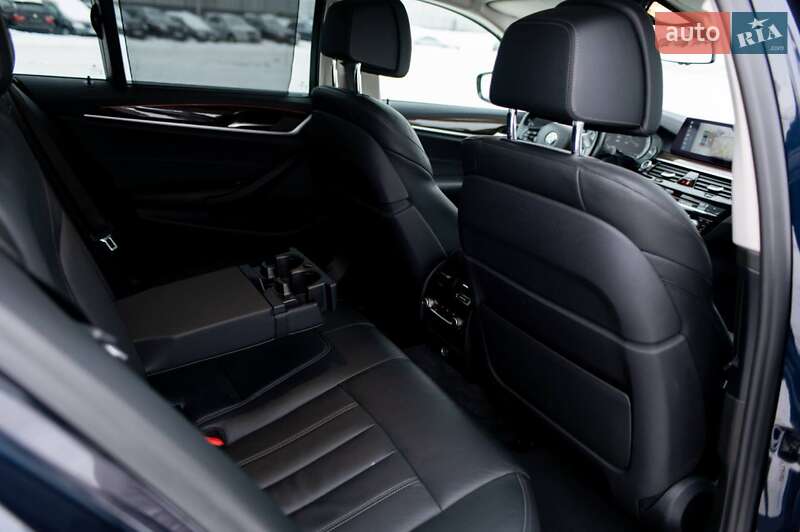 Седан BMW 5 Series 2019 в Ровно