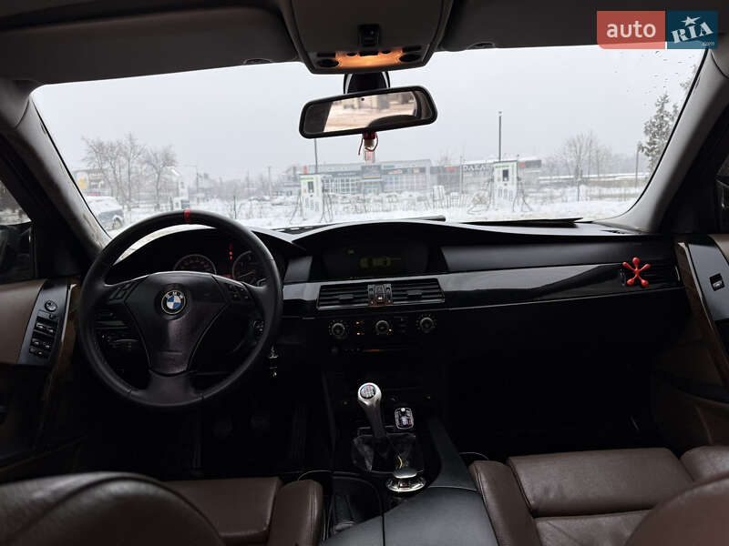 Седан BMW 5 Series 2004 в Каменец-Подольском