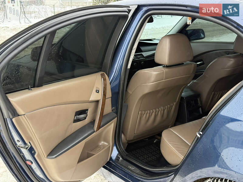 Седан BMW 5 Series 2004 в Каменец-Подольском