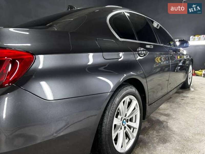 Седан BMW 5 Series 2015 в Чернівцях