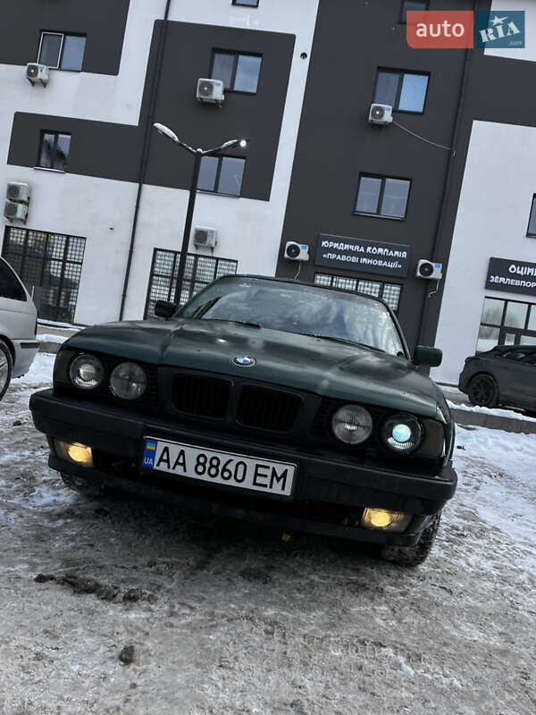 Седан BMW 5 Series 1991 в Вишневом