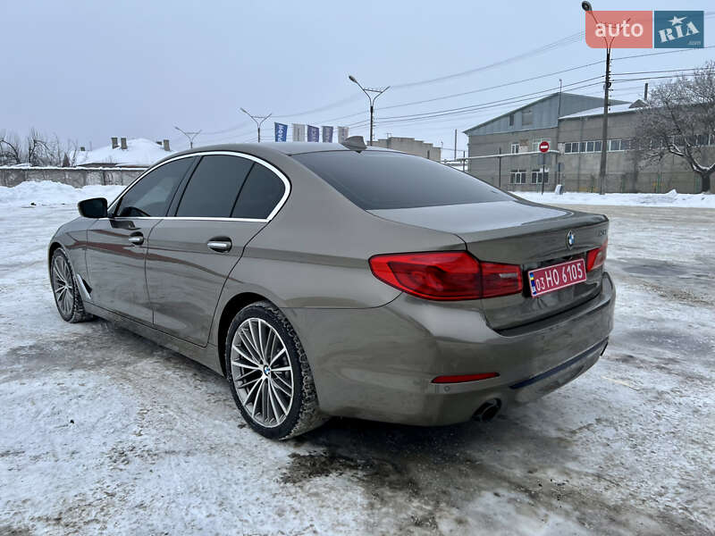 Седан BMW 5 Series 2017 в Нововолынске