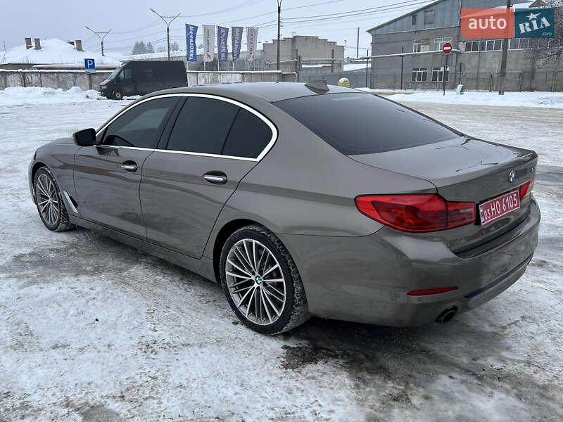 Седан BMW 5 Series 2017 в Нововолынске