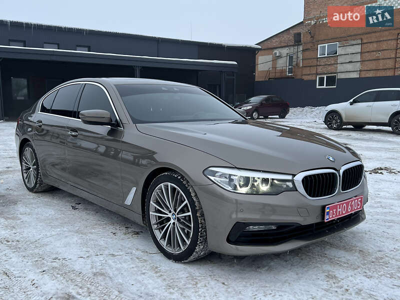 Седан BMW 5 Series 2017 в Нововолынске