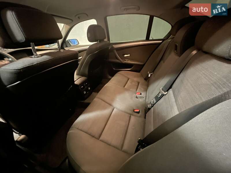 Седан BMW 5 Series 2009 в Львове
