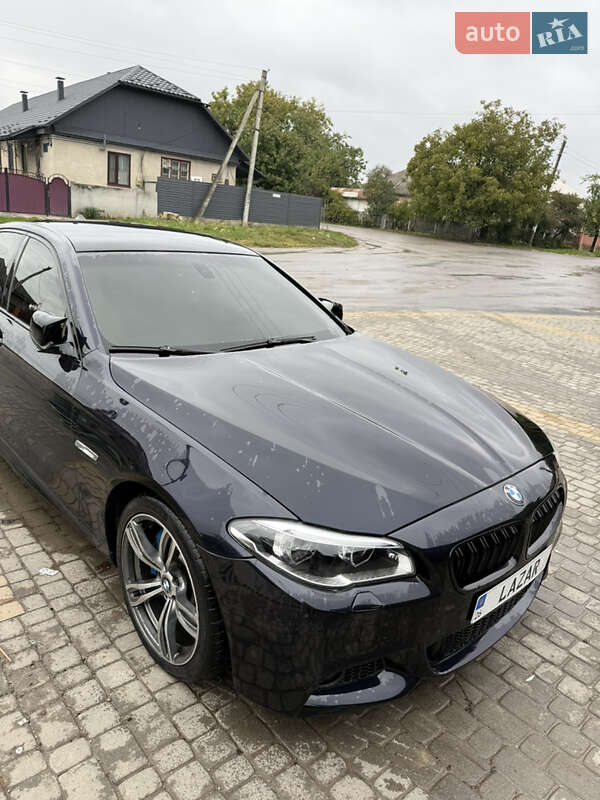 Седан BMW 5 Series 2012 в Хотине