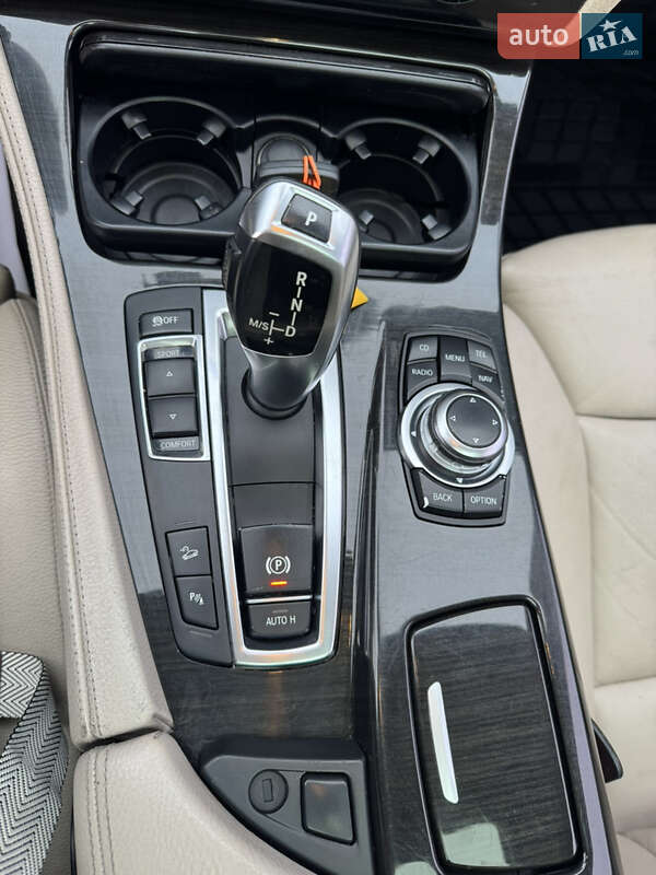 Седан BMW 5 Series 2011 в Хотине