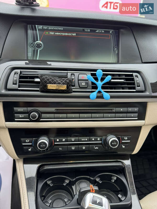 Седан BMW 5 Series 2011 в Хотине