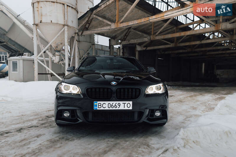 Седан BMW 5 Series 2013 в Львове