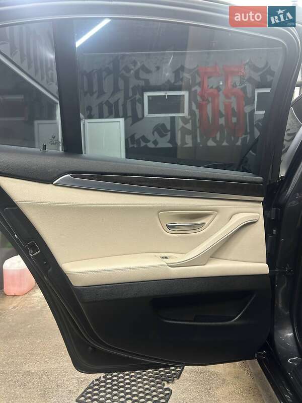 Седан BMW 5 Series 2015 в Каменском