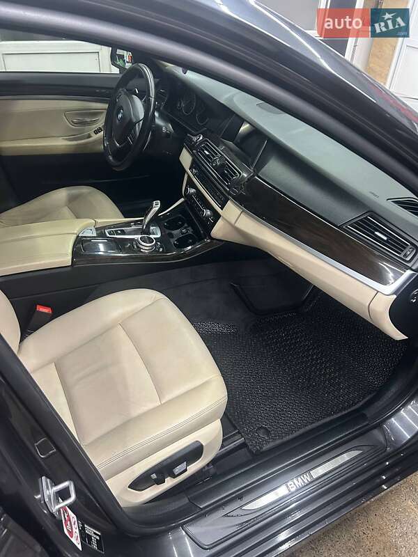Седан BMW 5 Series 2015 в Каменском