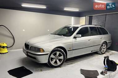 Универсал BMW 5 Series 2002 в Ровно